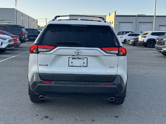 Used 2025 Toyota RAV4 XLE Premium FWD image 7