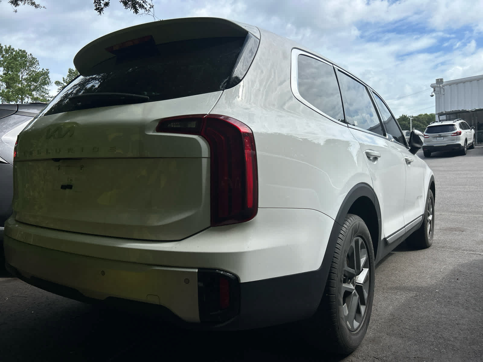 Used 2024 Kia Telluride LX FWD image 8