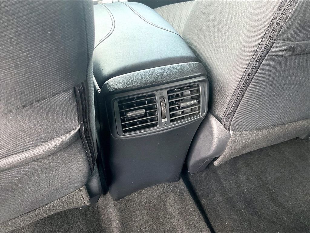 Used 2019 Nissan Rogue SV AWD/4WD image 28