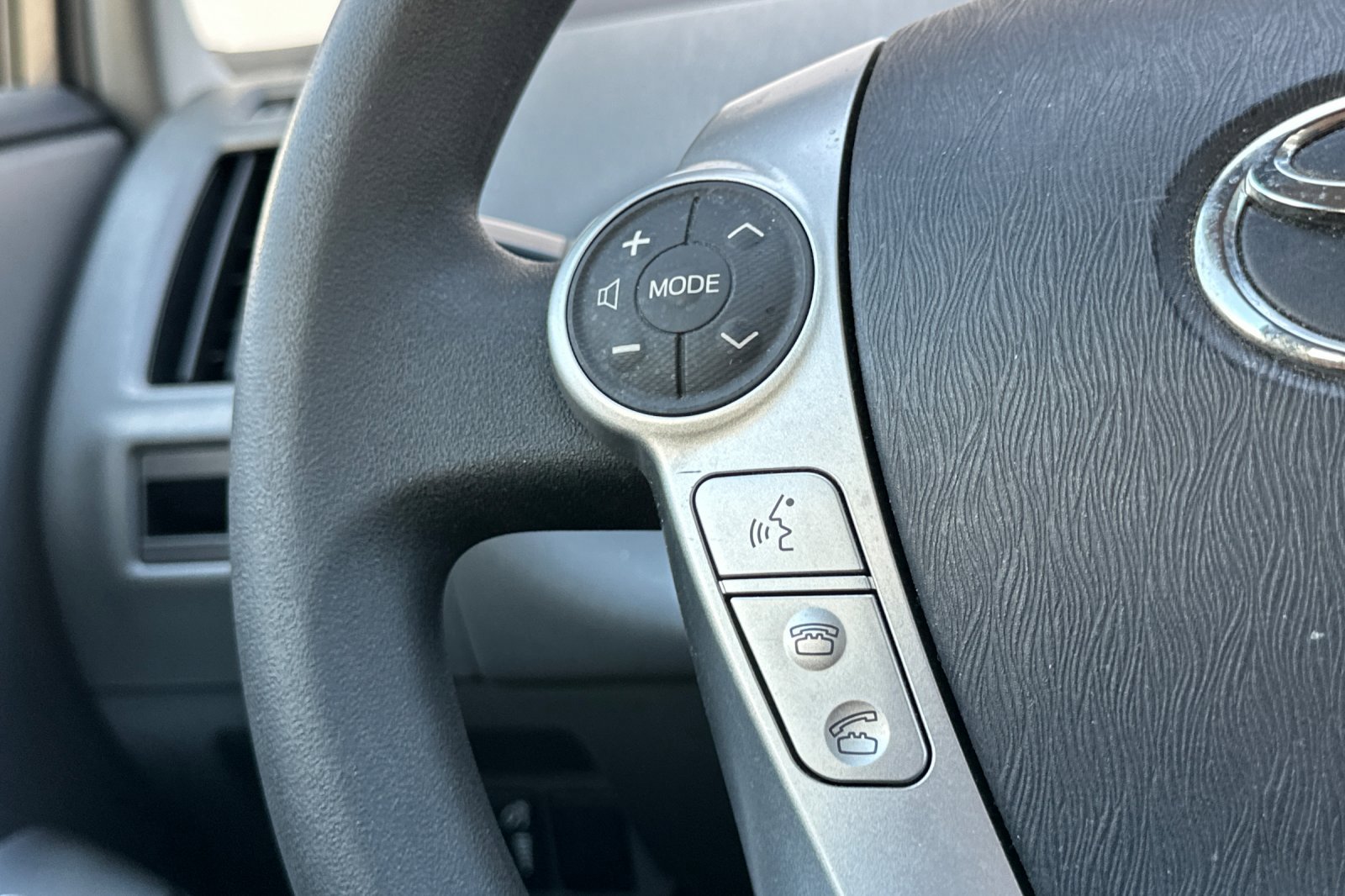 Used 2014 Toyota Prius V Three FWD image 37