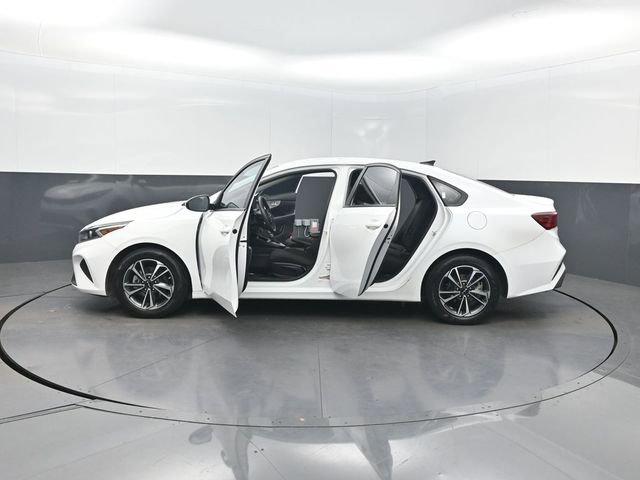 Used 2023 Kia Forte LXS image 39