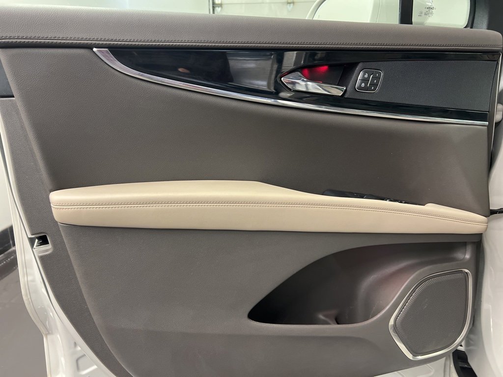 Certified 2022 Lincoln Nautilus Reserve image 27