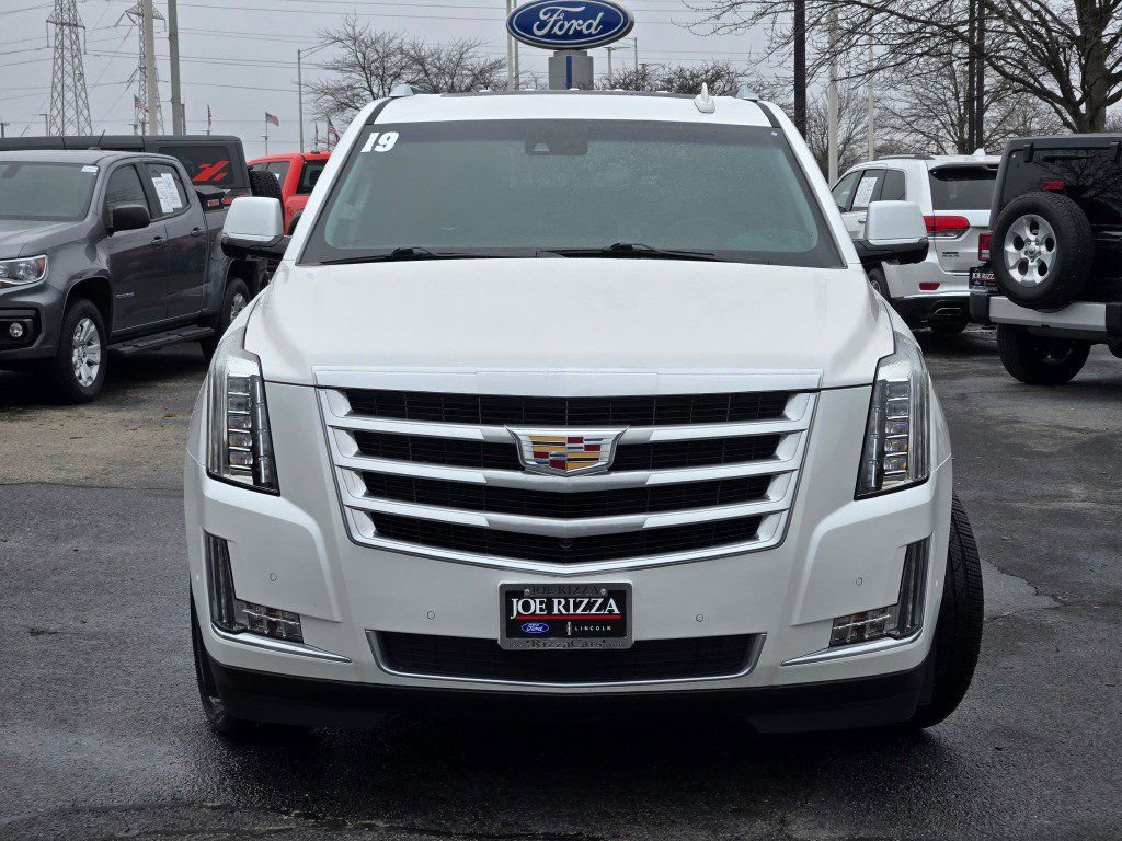 Used 2019 Cadillac Escalade Premium Luxury image 2