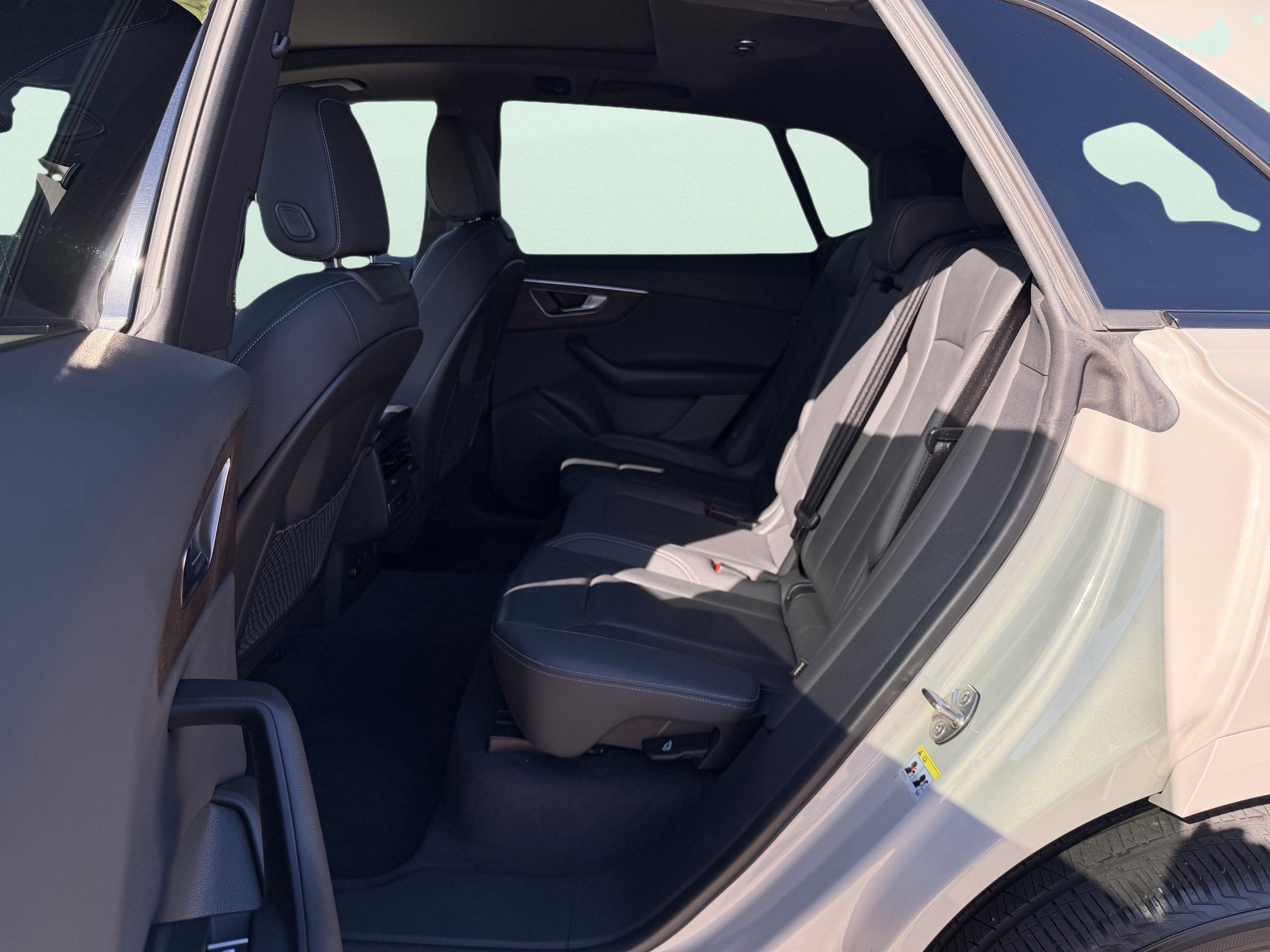 Used 2023 Audi Q8 Premium w/ Convenience Package image 27