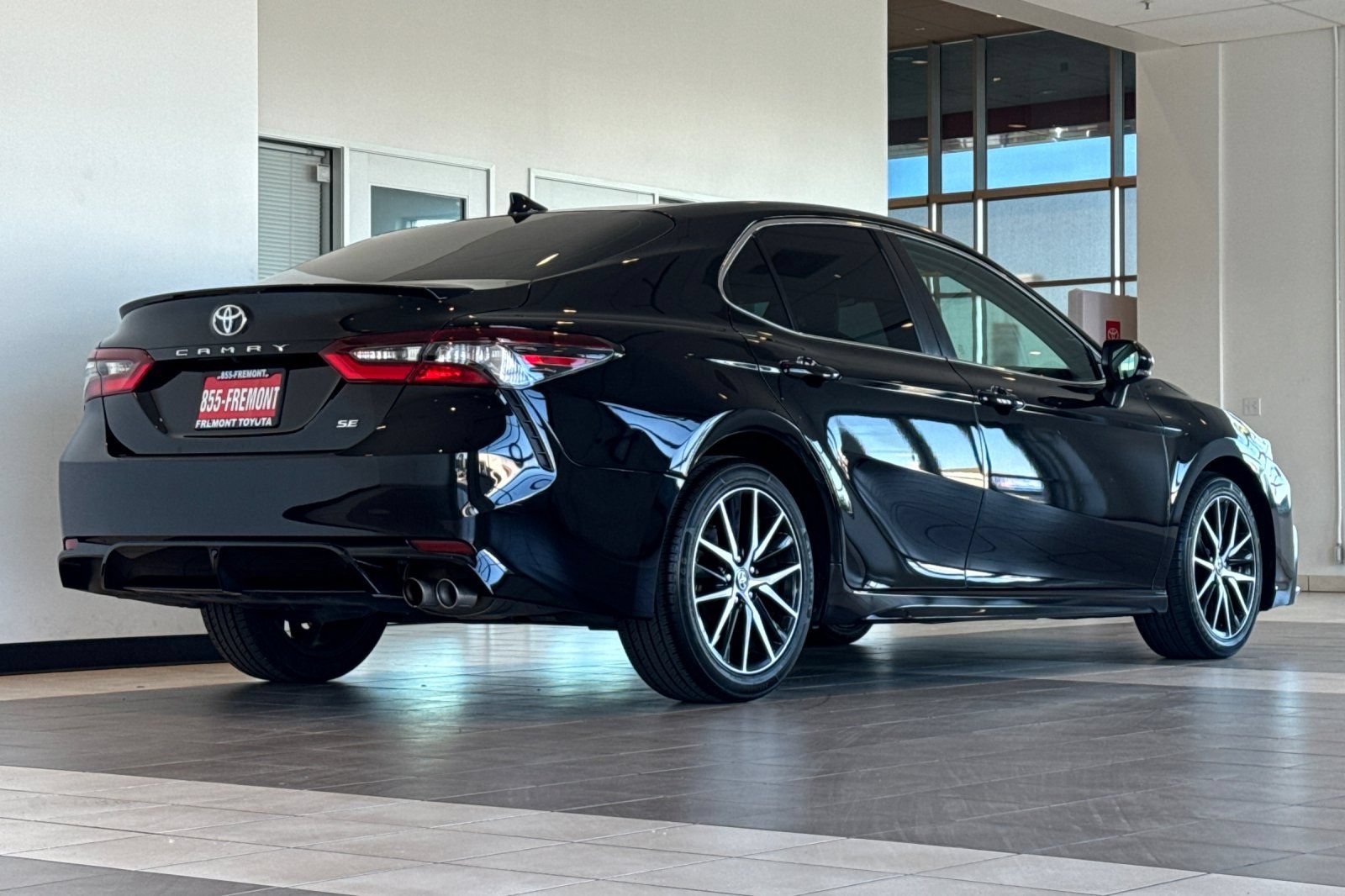 Certified 2023 Toyota Camry SE FWD image 4