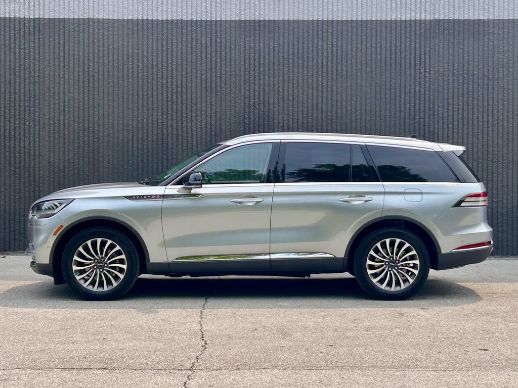 Certified 2024 Lincoln Aviator Reserve w/ Equipment Group 201A AWD/4WD image 3