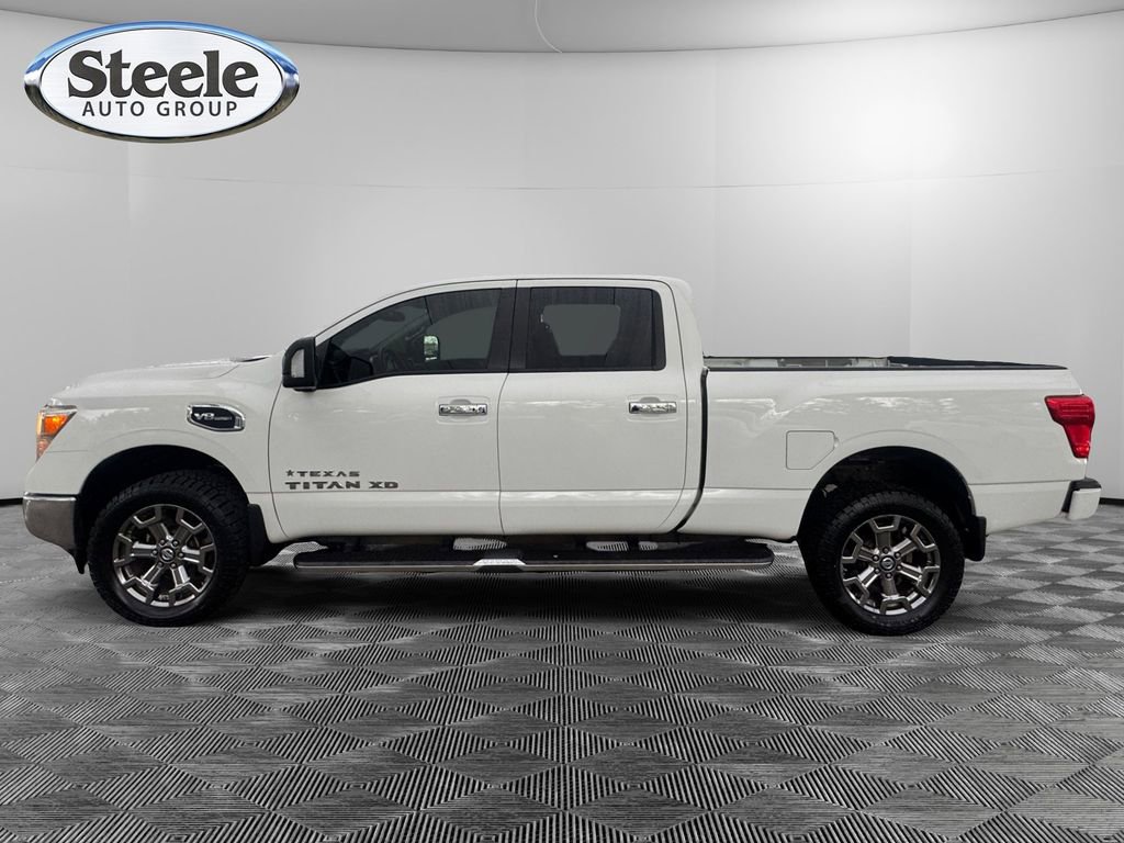 Used 2017 Nissan Titan SV image 2