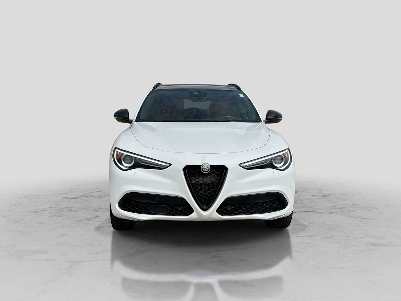 Used 2023 Alfa Romeo Stelvio Veloce AWD/4WD image 9