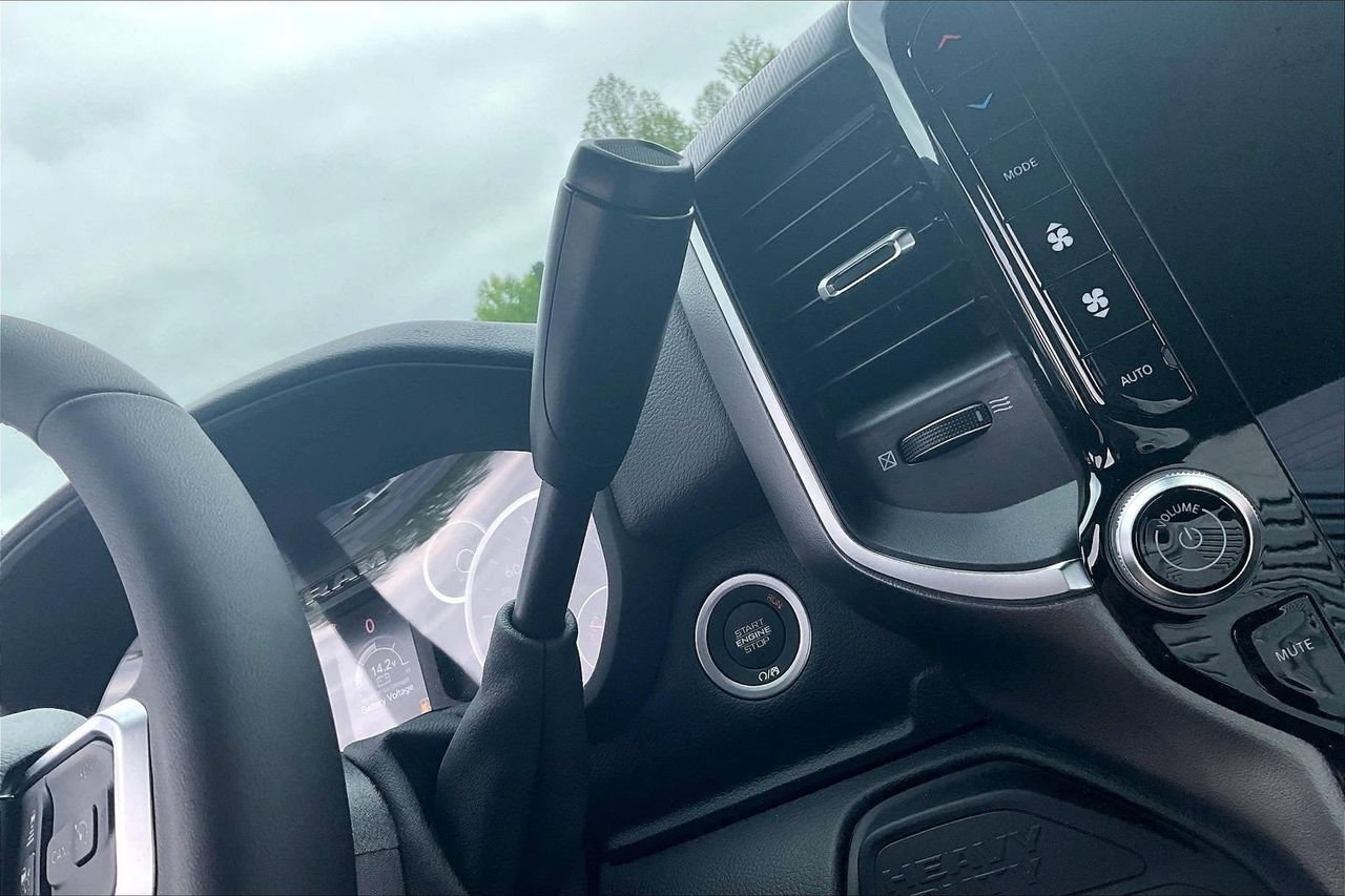 New 2026 RAM 2500 Big Horn AWD/4WD image 29