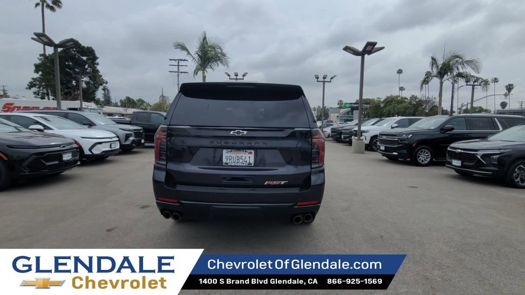 Certified 2025 Chevrolet Suburban RST image 7