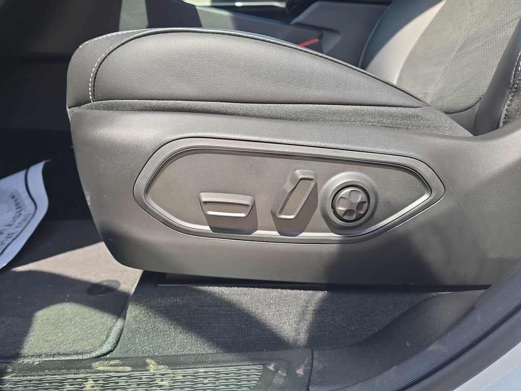 New 2026 Jeep Grand Cherokee Altitude AWD/4WD image 12
