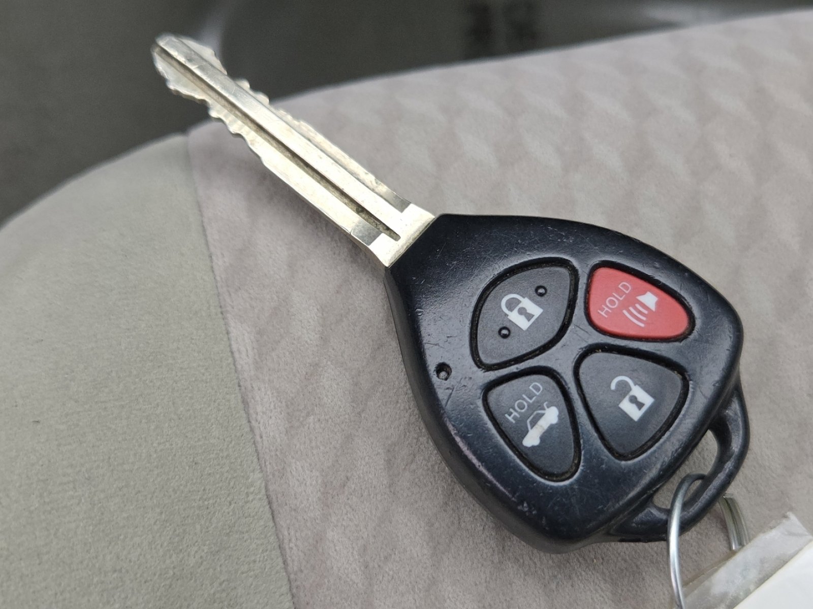 Used 2010 Toyota Camry image 30