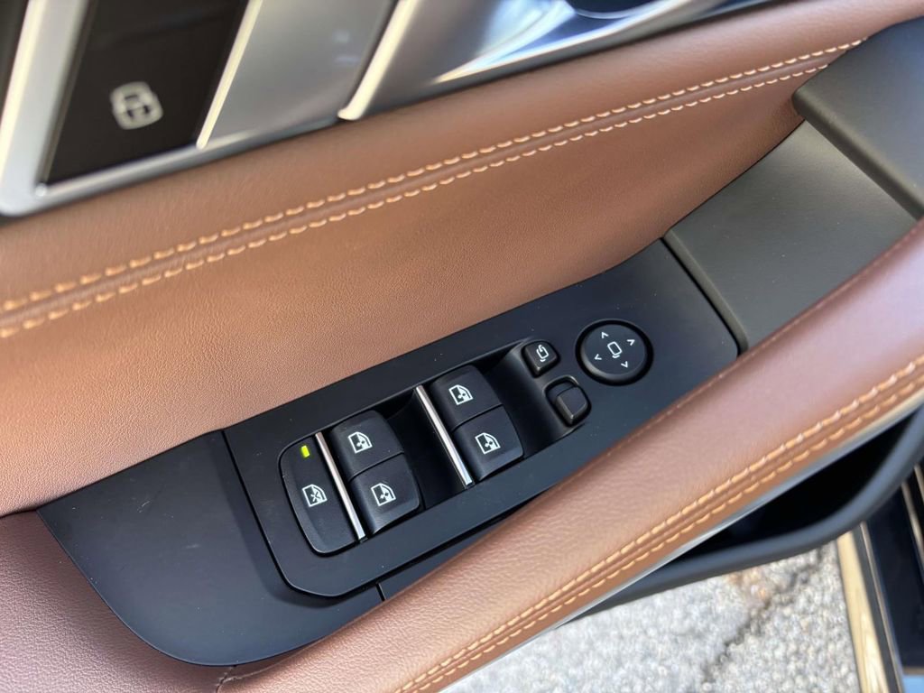 New 2026 BMW X6 xDrive40i w/ Climate Comfort Package image 13