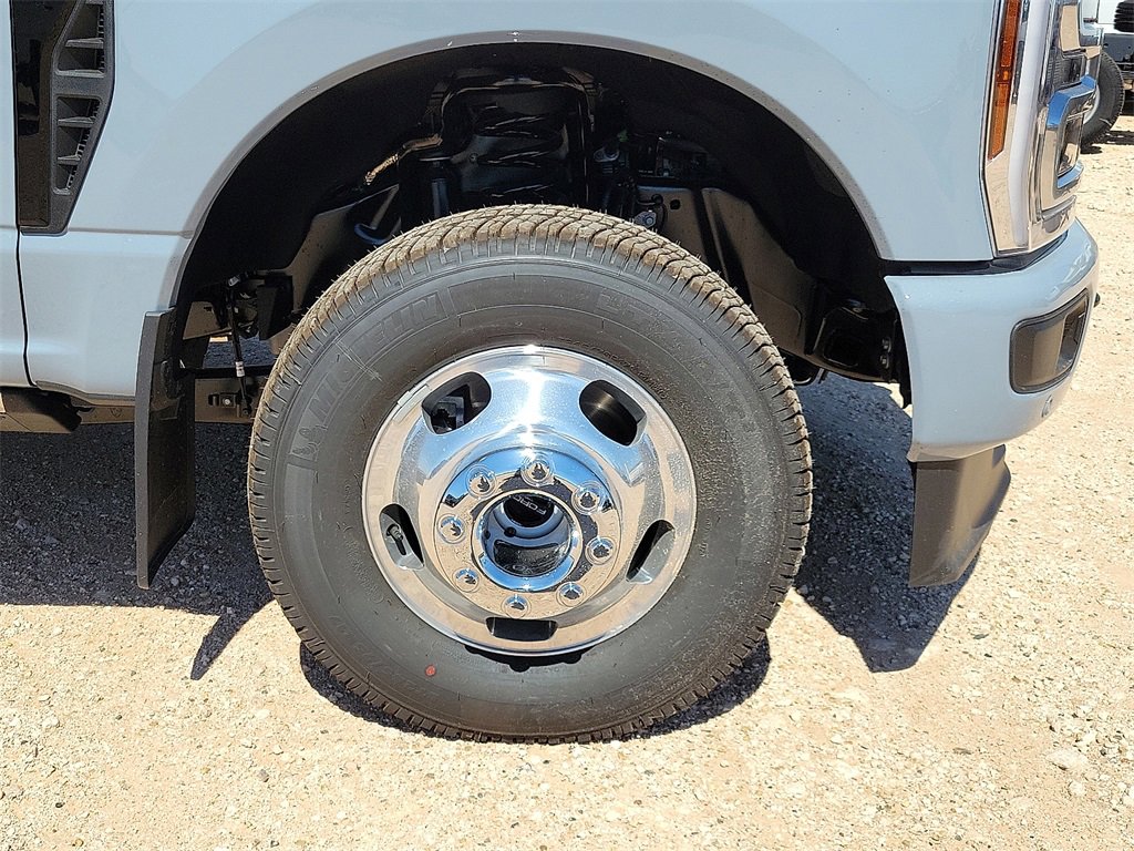 New 2026 Ford F350 Platinum image 14