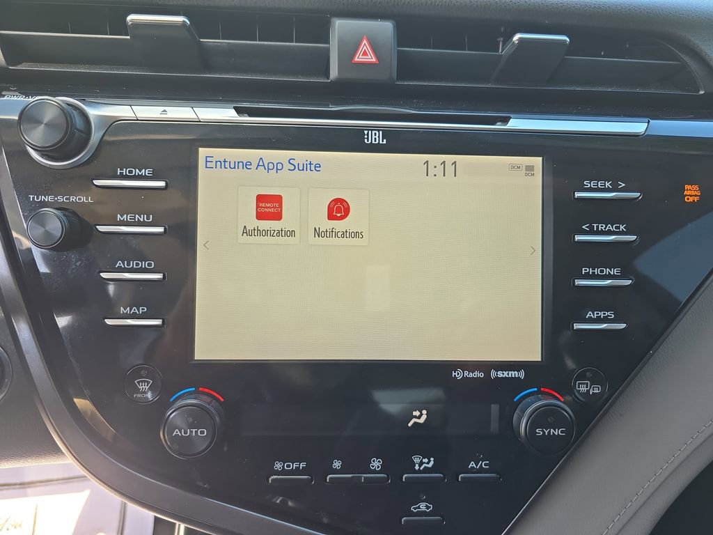 Used 2019 Toyota Camry XLE w/ Navigation Package image 19