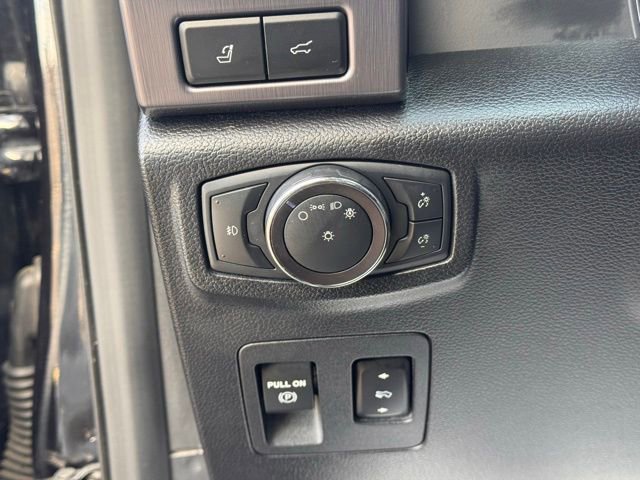 Used 2019 Ford Expedition Platinum image 16