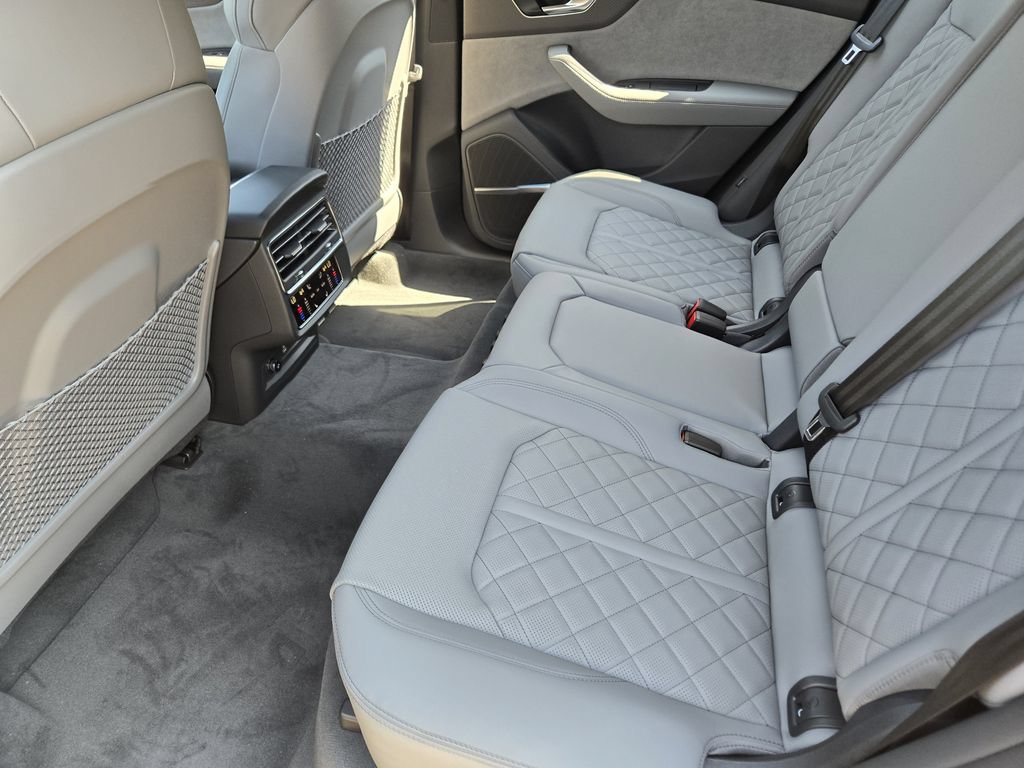New 2026 Audi SQ8 Premium Plus AWD/4WD image 34