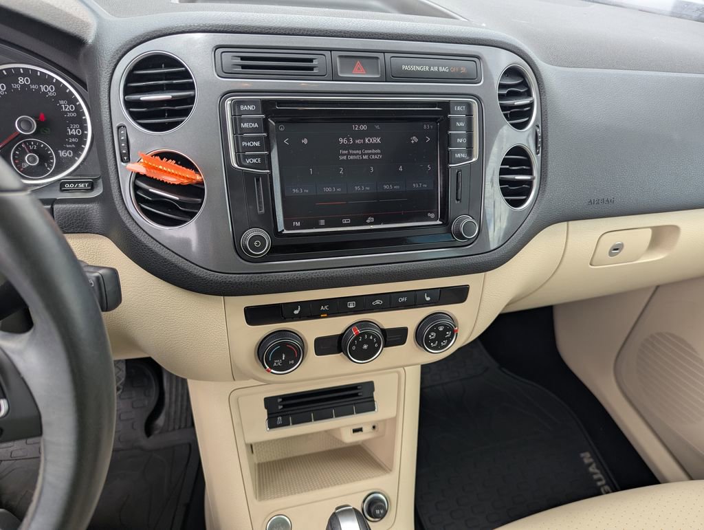 Used 2016 Volkswagen Tiguan SE FWD image 14