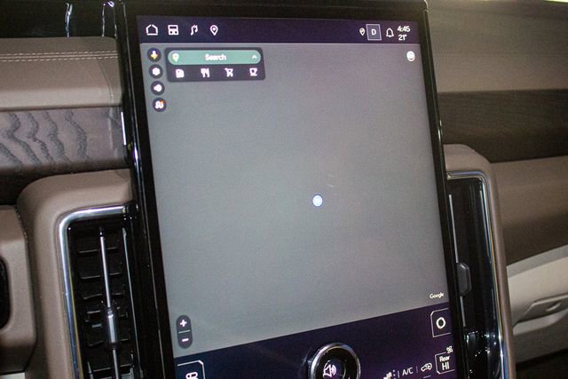 Used 2025 GMC Yukon XL Denali image 31