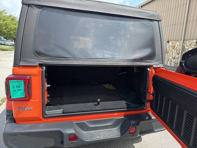 Used 2018 Jeep Wrangler Unlimited Sahara w/ Safety Group image 5