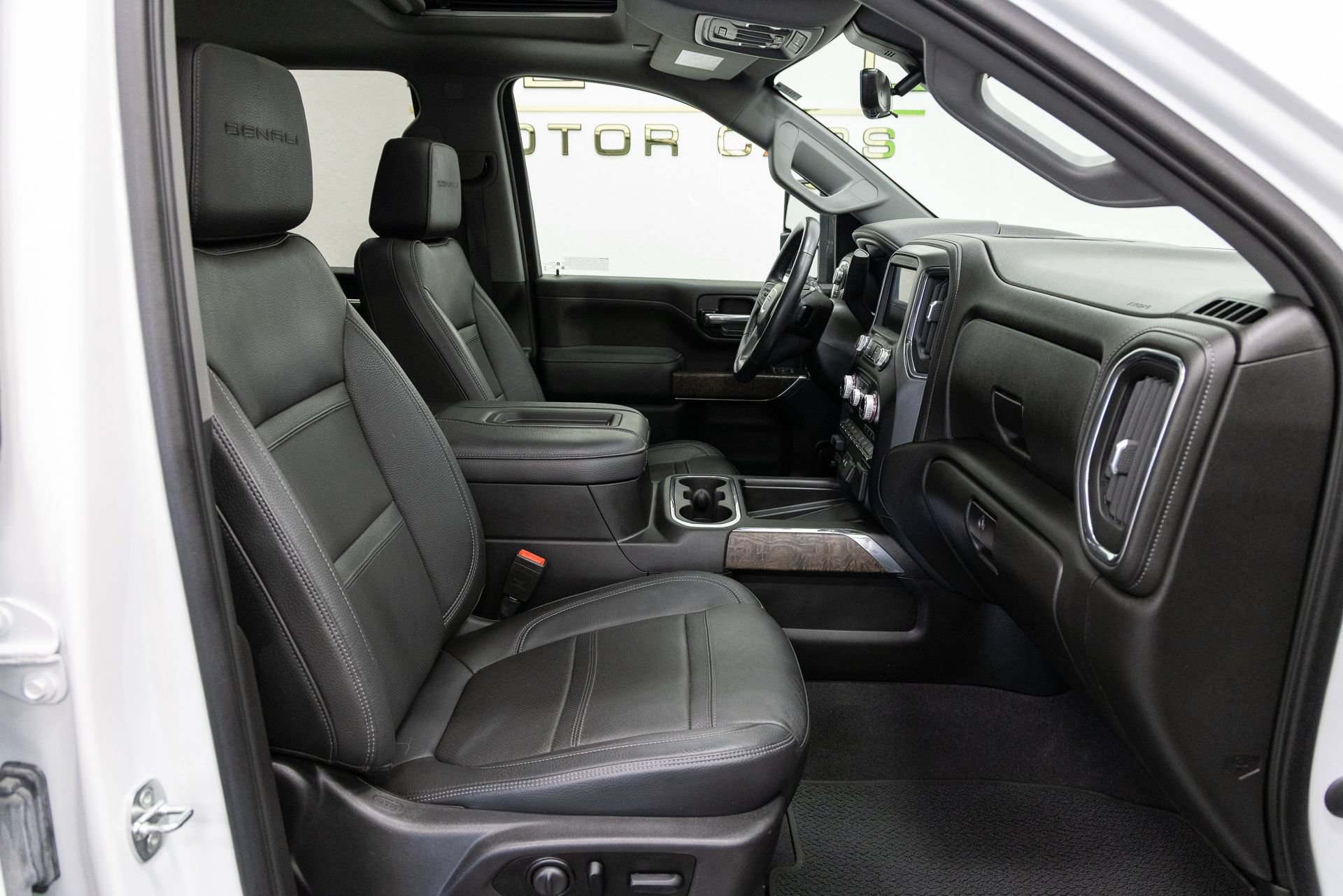 Used 2021 GMC Sierra 2500 Denali w/ Denali Ultimate Package AWD/4WD image 14