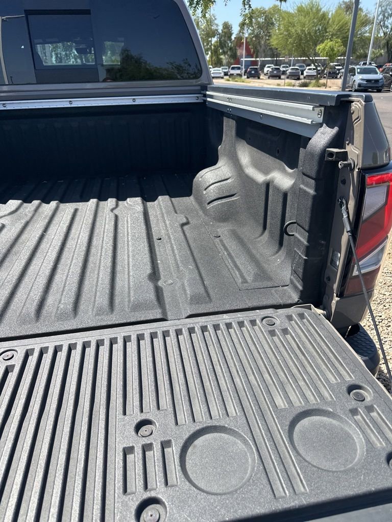 Used 2023 Nissan Titan PRO-4X w/ Pro-4x Convenience Package AWD/4WD image 11
