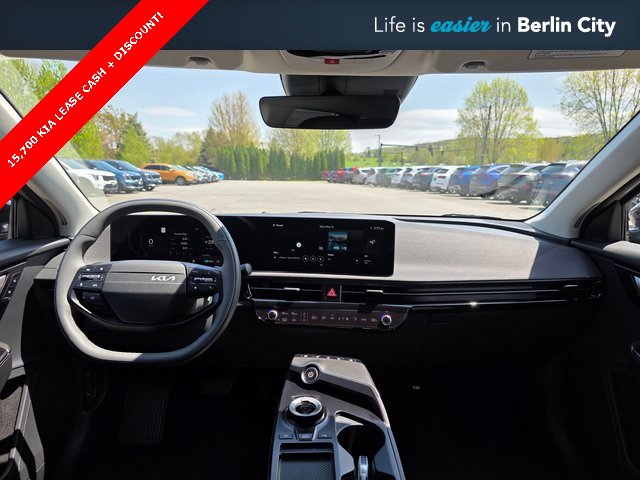 New 2025 Kia EV6 Wind image 18