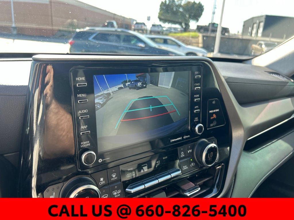 Used 2022 Toyota Highlander XLE AWD/4WD image 26