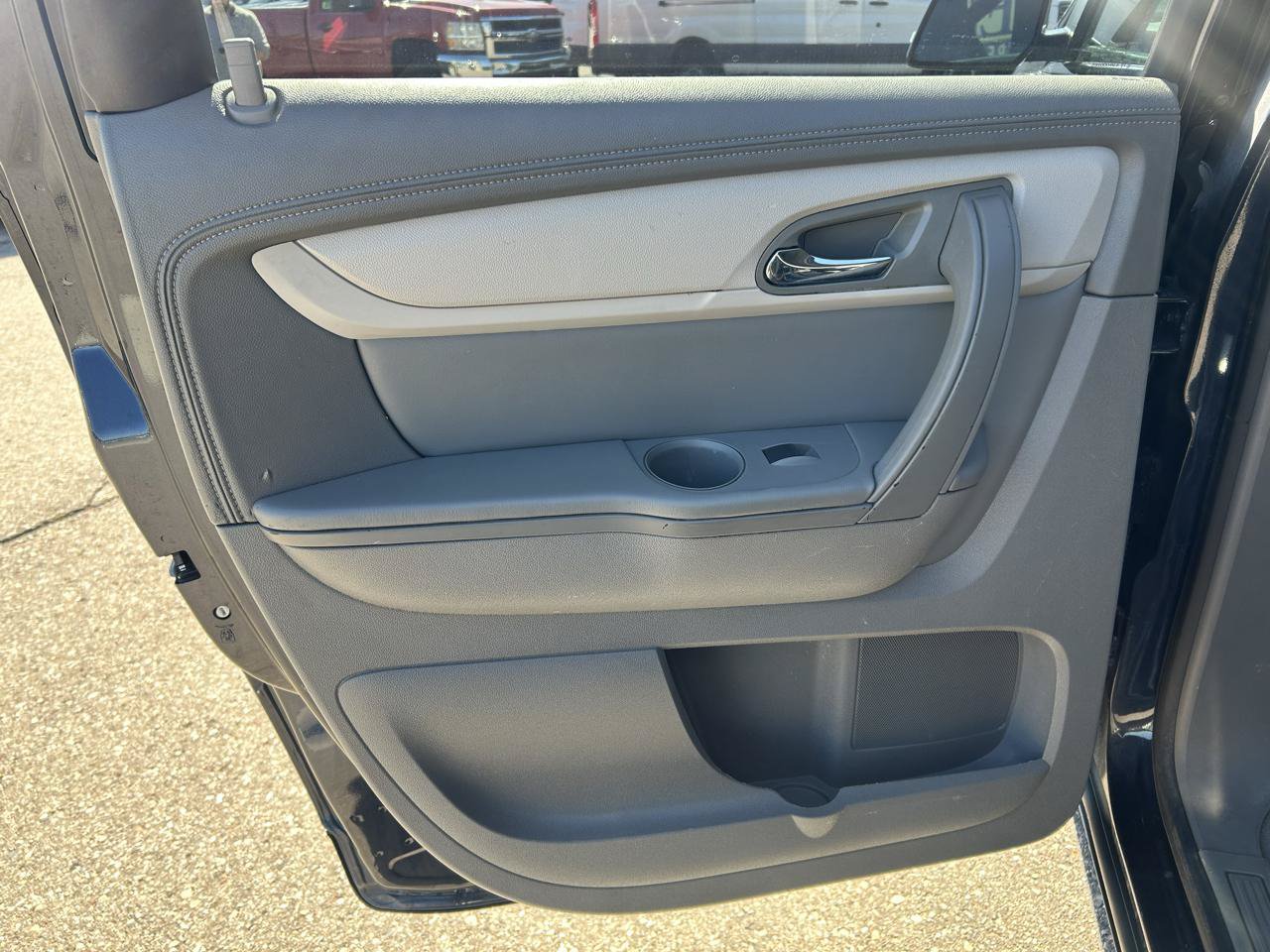 Used 2015 Chevrolet Traverse LT w/ Style and Technology Package AWD/4WD image 14
