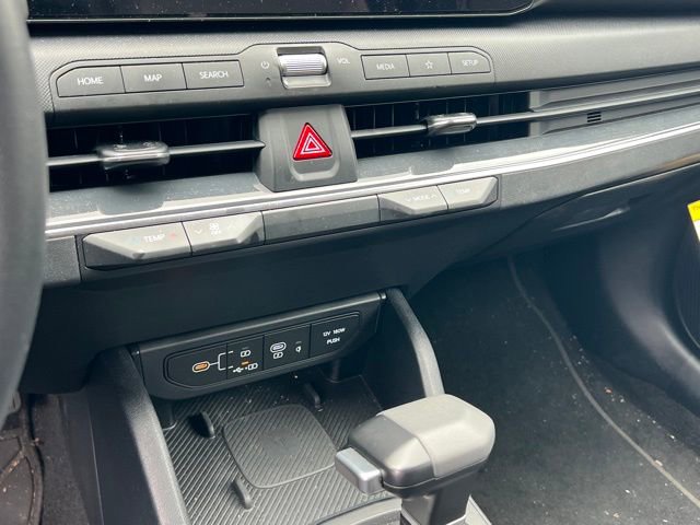 Certified 2025 Kia K4 EX FWD image 18