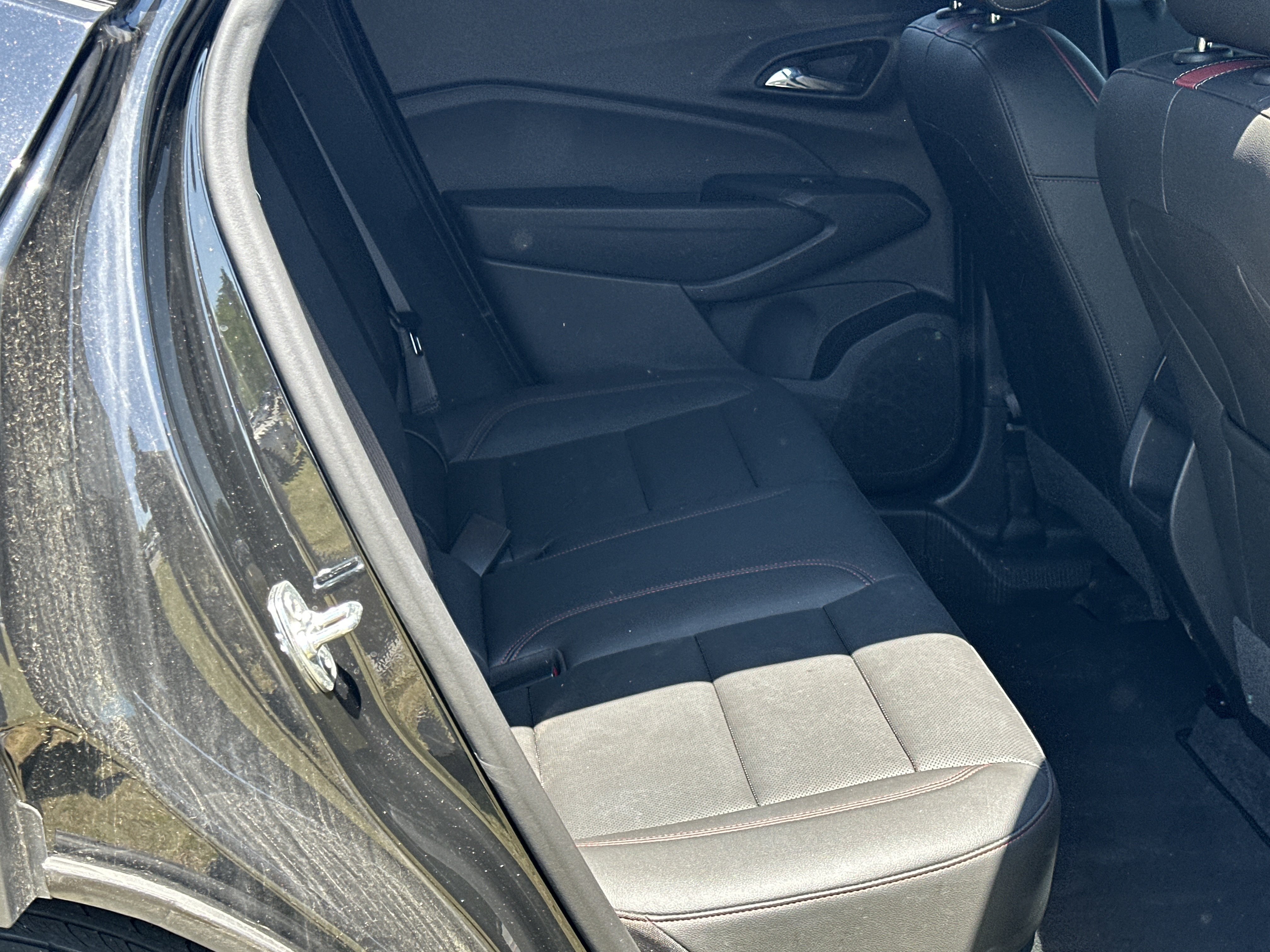 Used 2025 Chevrolet Trax RS FWD image 15
