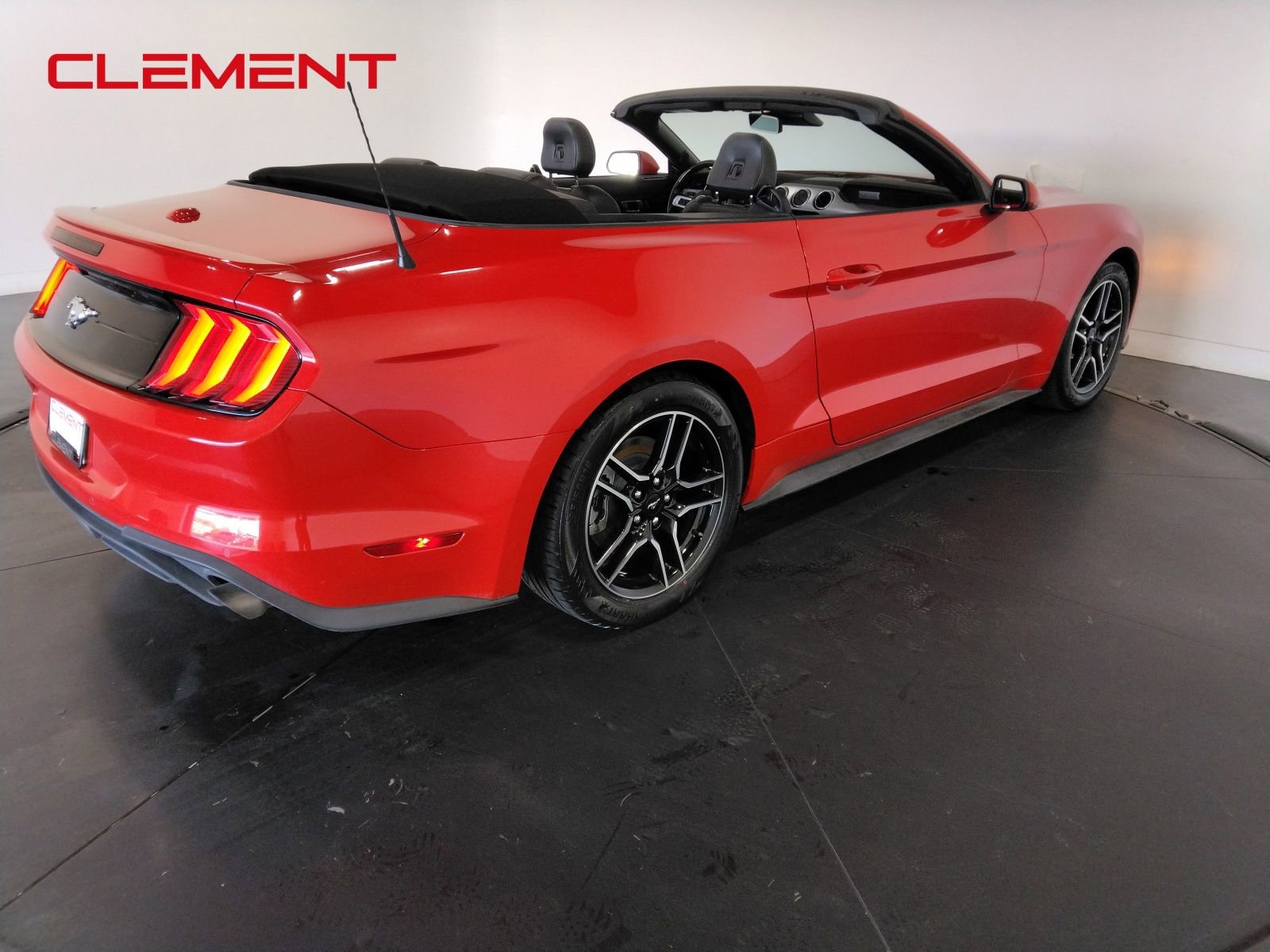 Used 2023 Ford Mustang Convertible image 6
