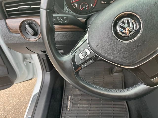 Certified 2020 Volkswagen Passat 2.0T SEL image 42
