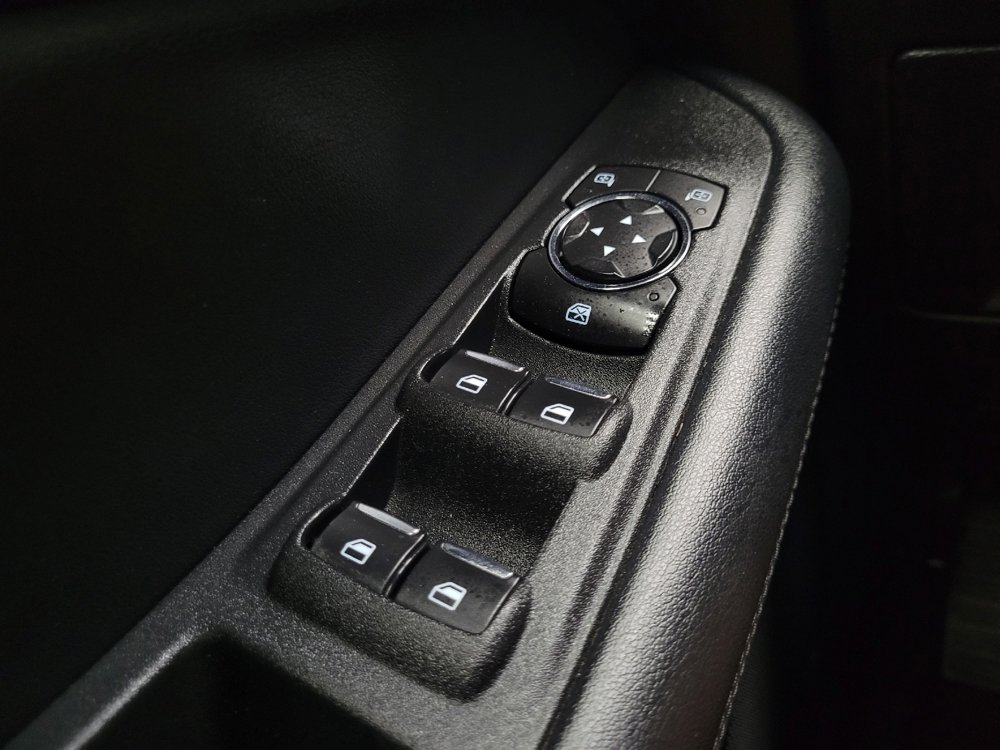 Used 2020 Ford Edge SE image 27