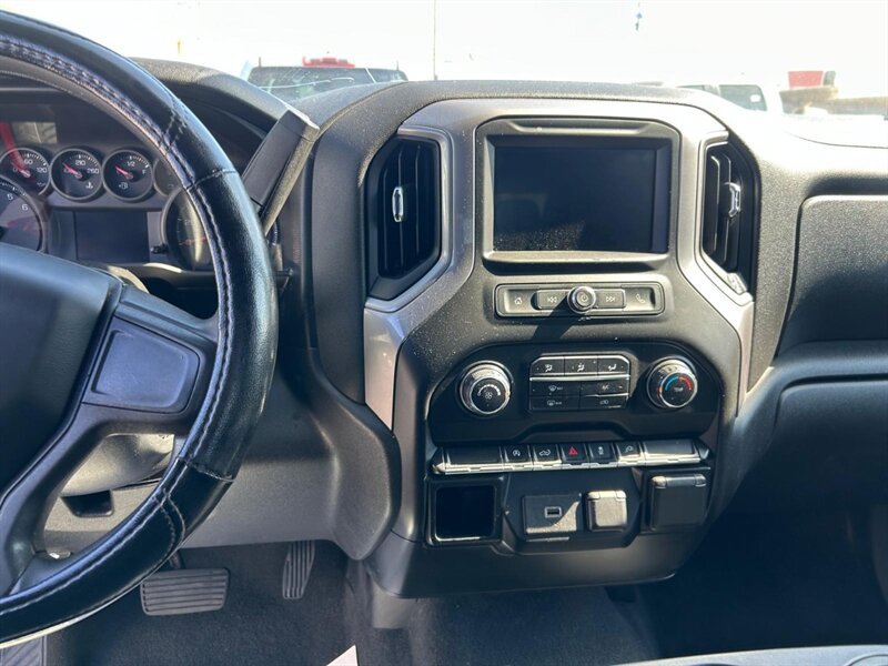 Used 2020 Chevrolet Silverado 1500 Custom w/ Custom Value Package AWD/4WD image 13