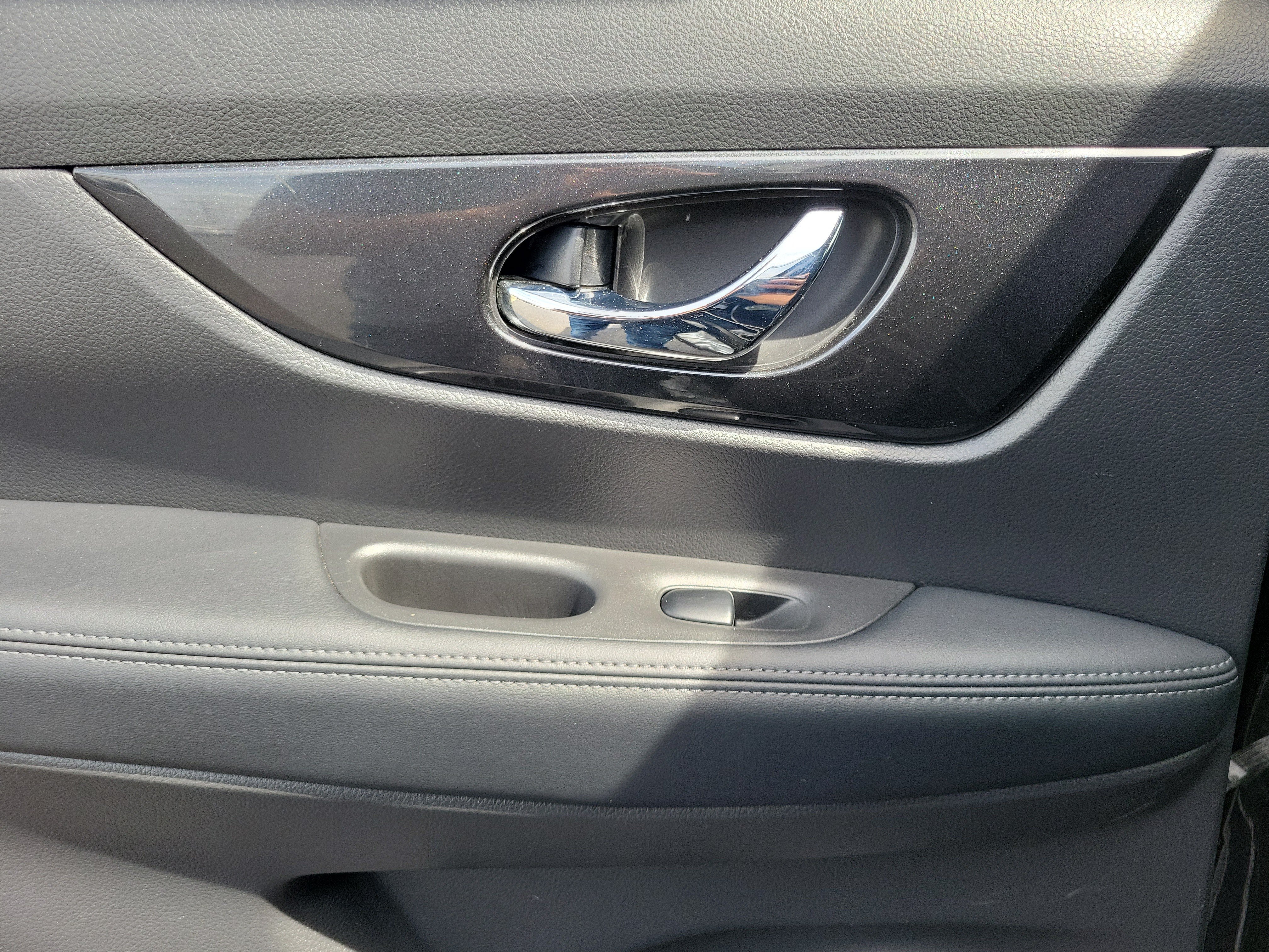 Certified 2020 Nissan Rogue SV AWD/4WD image 12