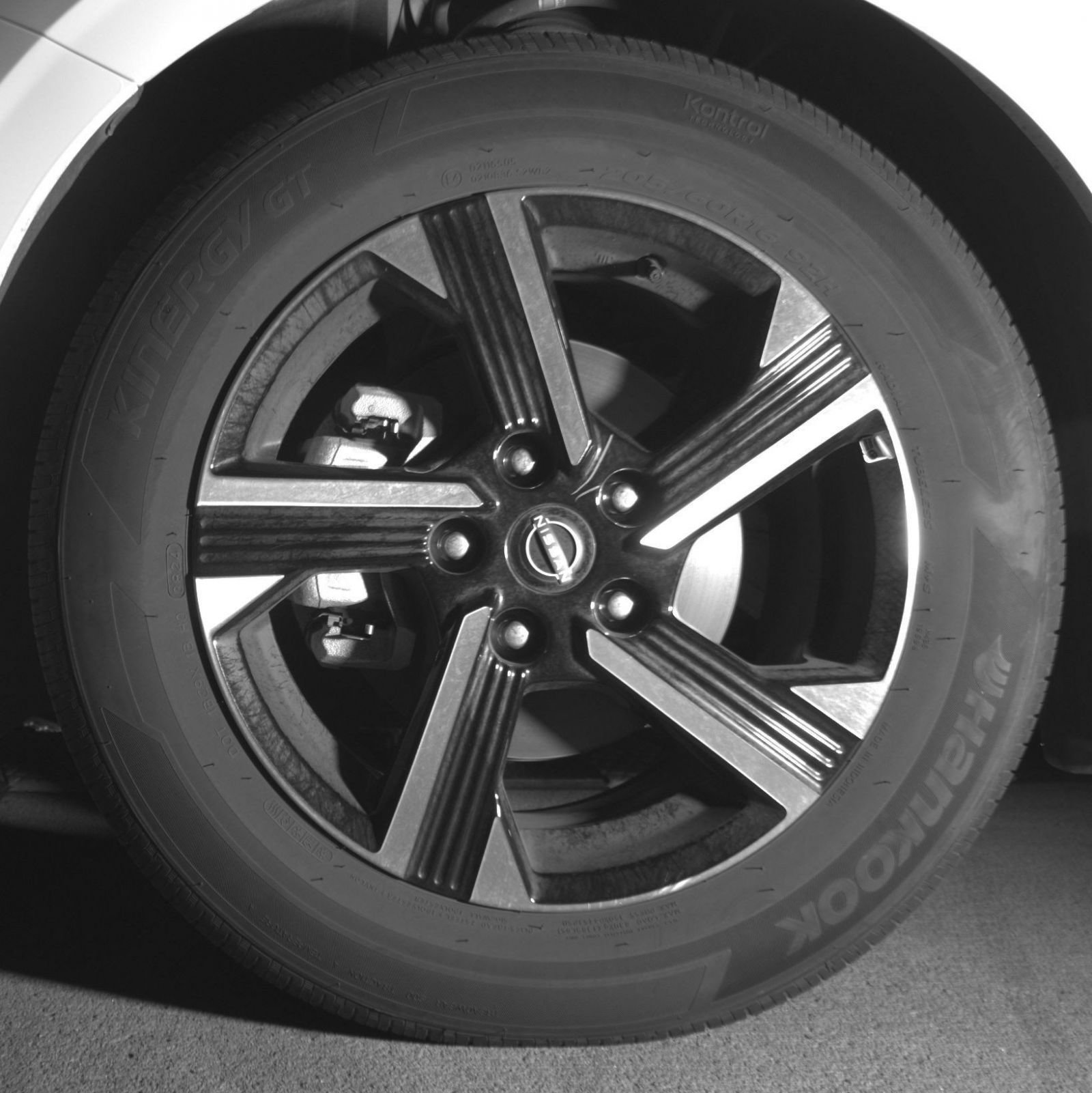 Used 2025 Nissan Sentra SV FWD image 12