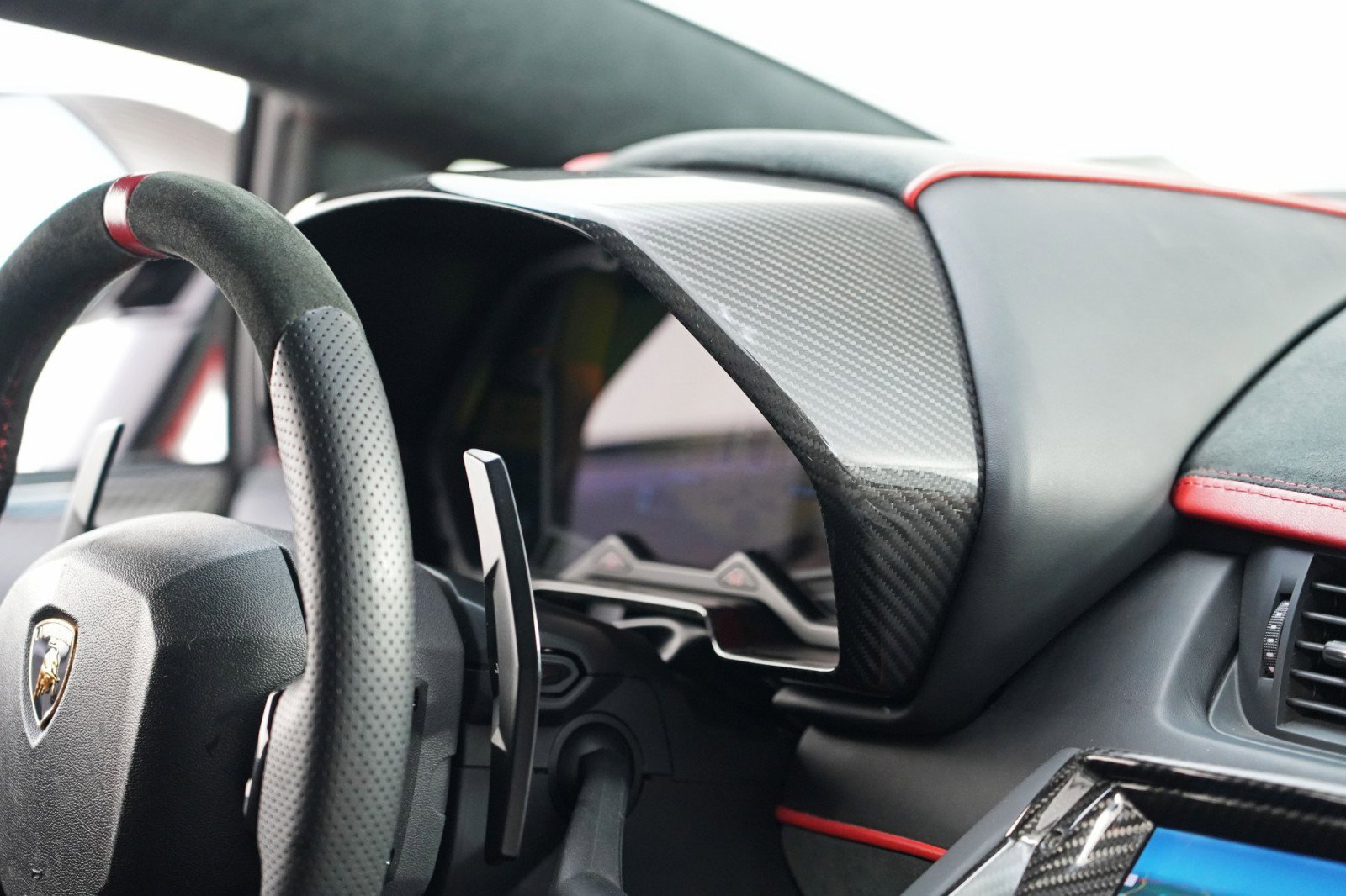 Used 2017 Lamborghini Aventador S image 96