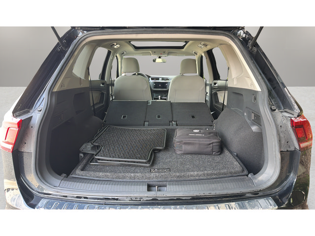 Used 2021 Volkswagen Tiguan SE w/ Panoramic Sunroof Package AWD/4WD image 15