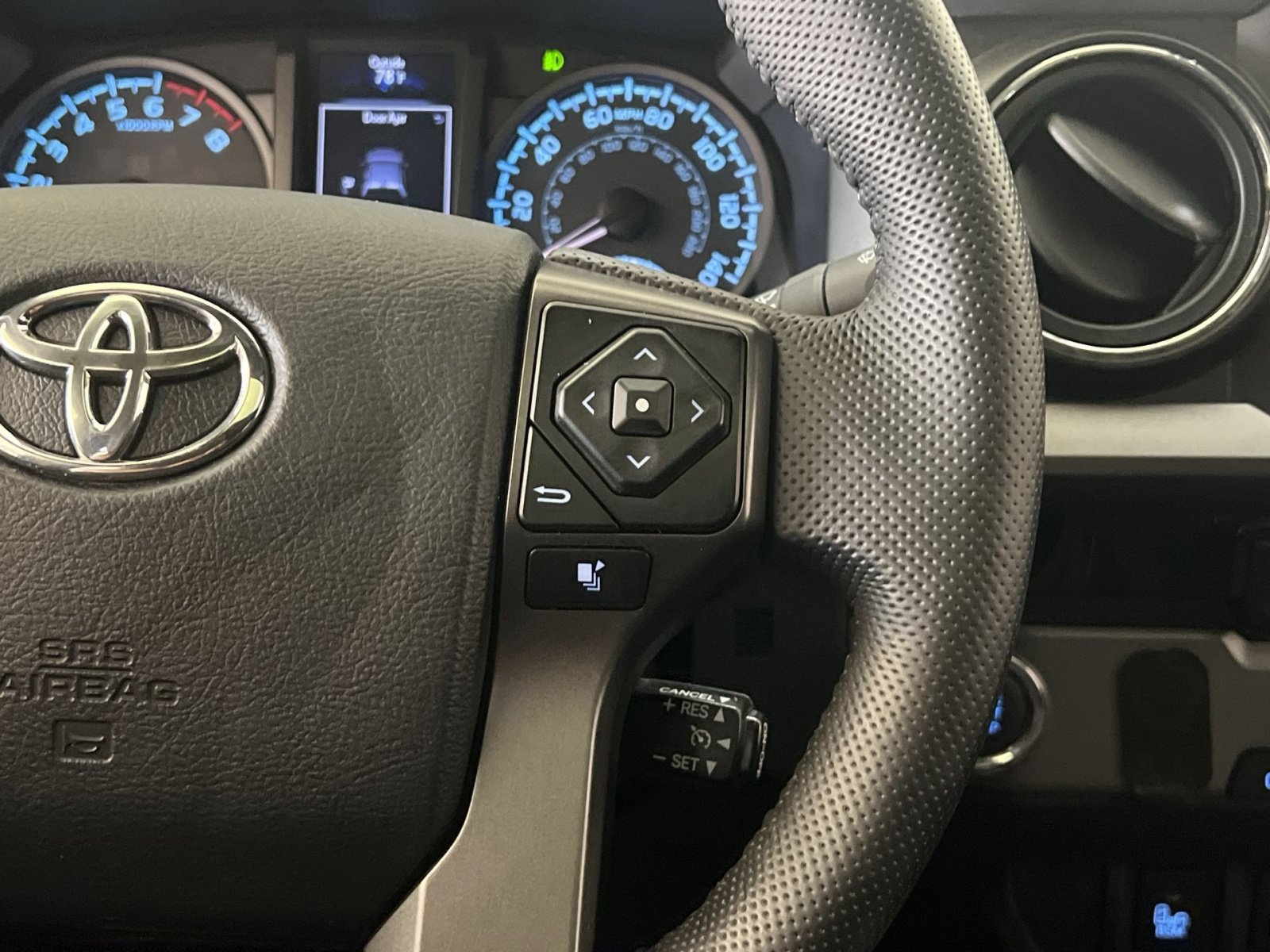 Used 2017 Toyota Tacoma TRD Sport w/ Premium & Technology Package RWD image 36