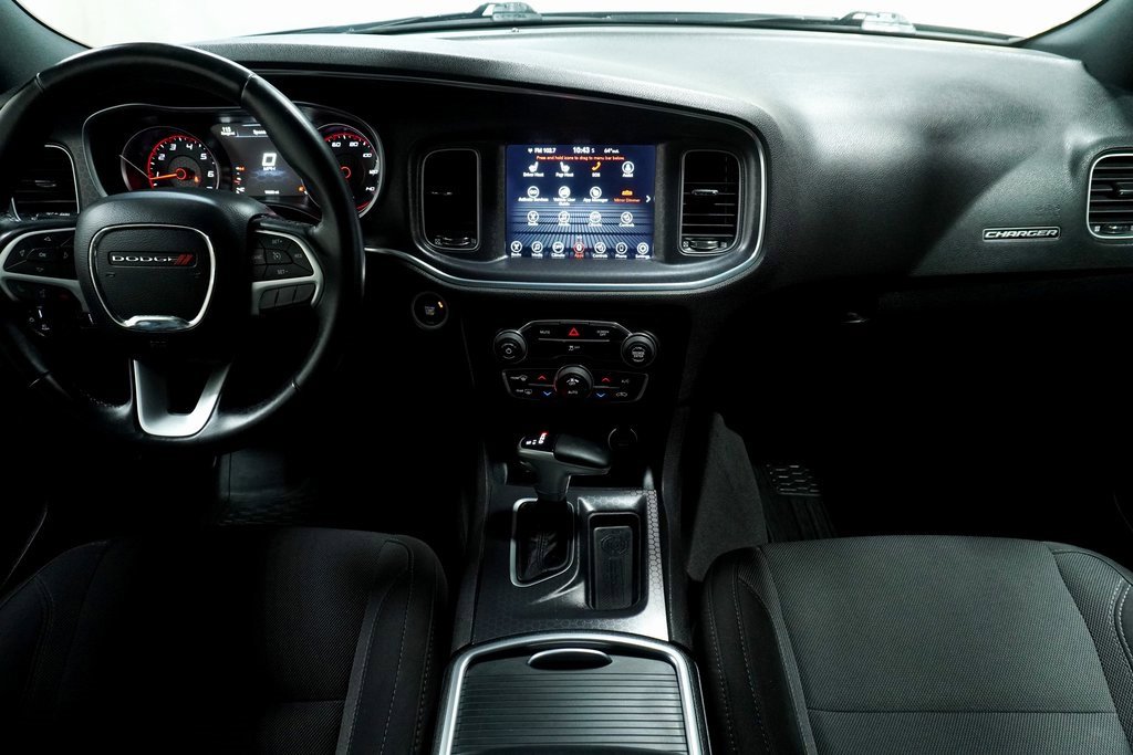 Used 2017 Dodge Charger SXT image 15