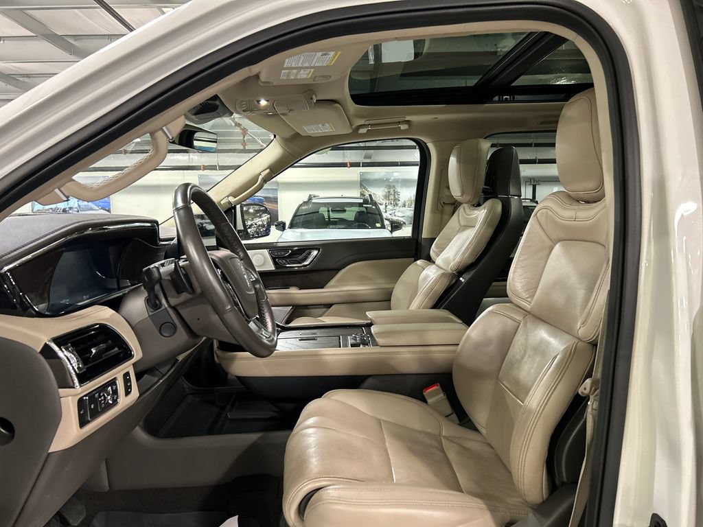 Certified 2022 Lincoln Navigator L Reserve AWD/4WD image 10