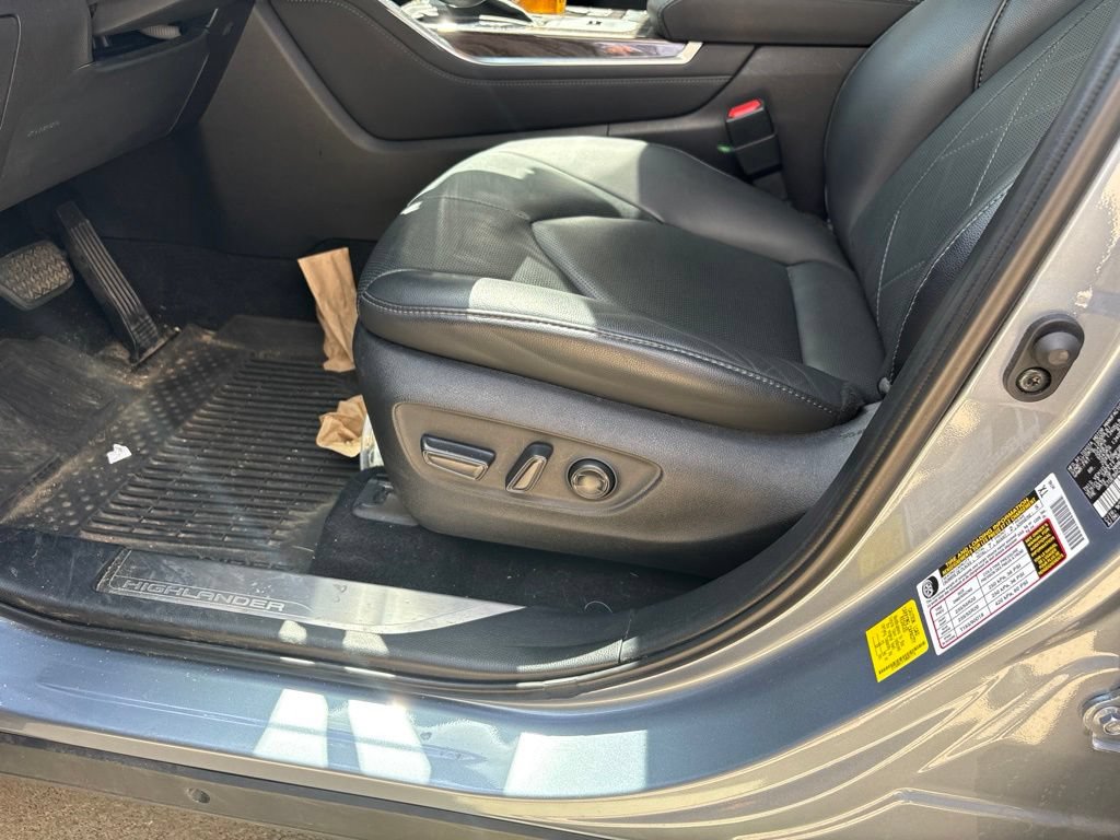 Used 2021 Toyota Highlander Platinum AWD/4WD image 9