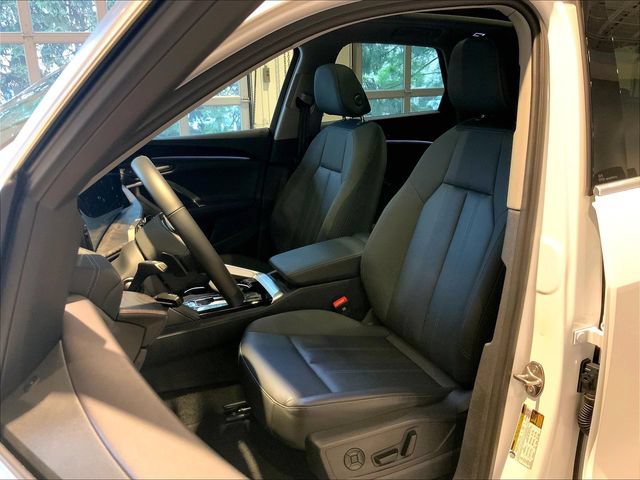Certified 2025 Audi Q5 Premium w/ Convenience Package AWD/4WD image 5