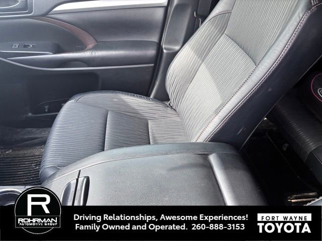Used 2018 Toyota Highlander Plus image 8