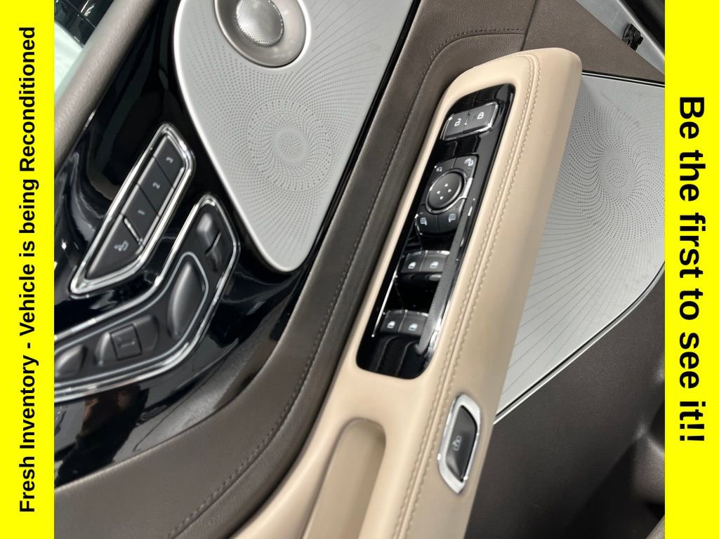 Used 2023 Lincoln Aviator Reserve w/ Equipment Group 201A image 11