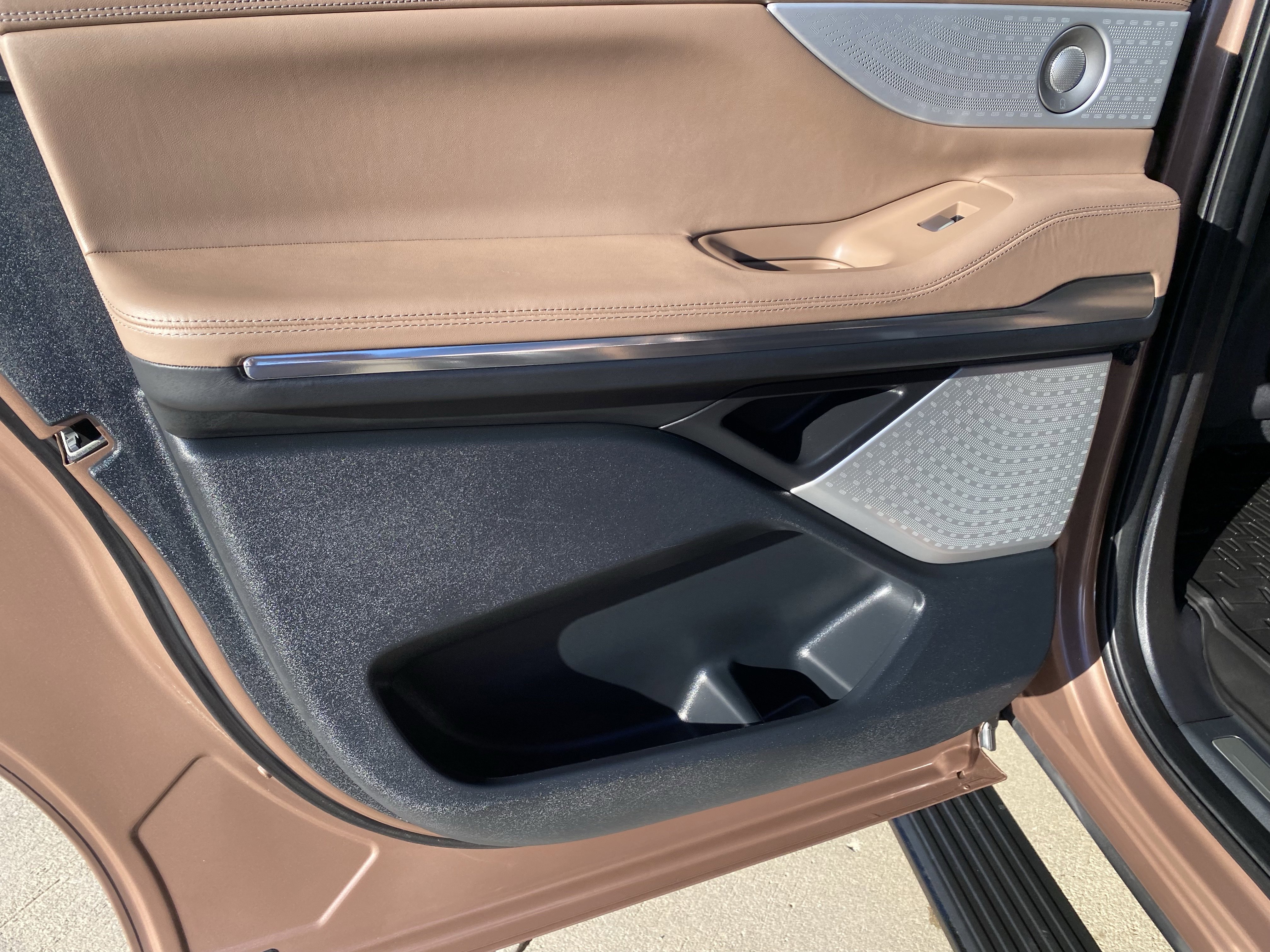 Used 2025 Lincoln Navigator L Black Label image 16