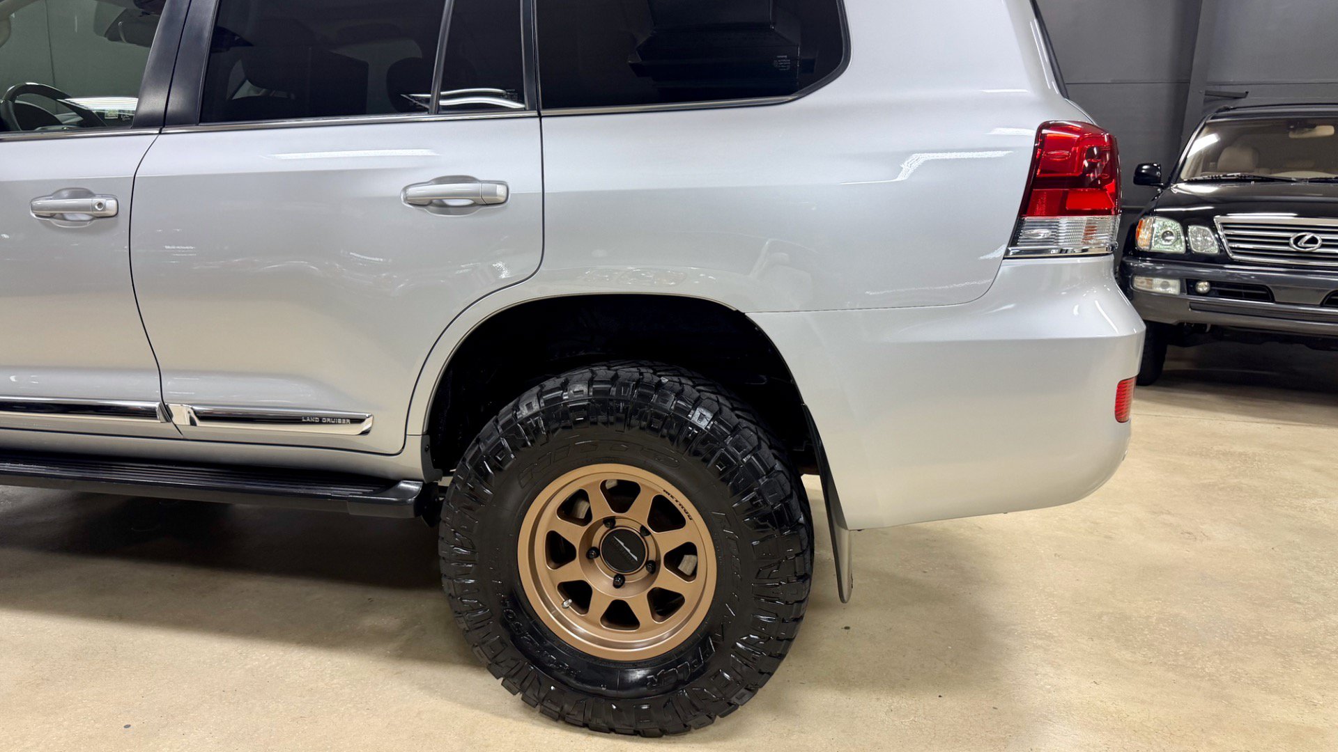 Used 2016 Toyota Land Cruiser AWD/4WD image 24