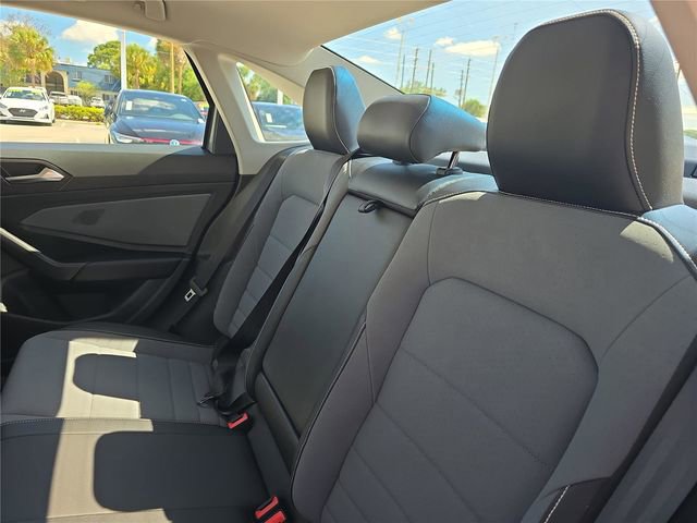 Used 2026 Volkswagen Jetta SE w/ Black Wheel Package FWD image 12