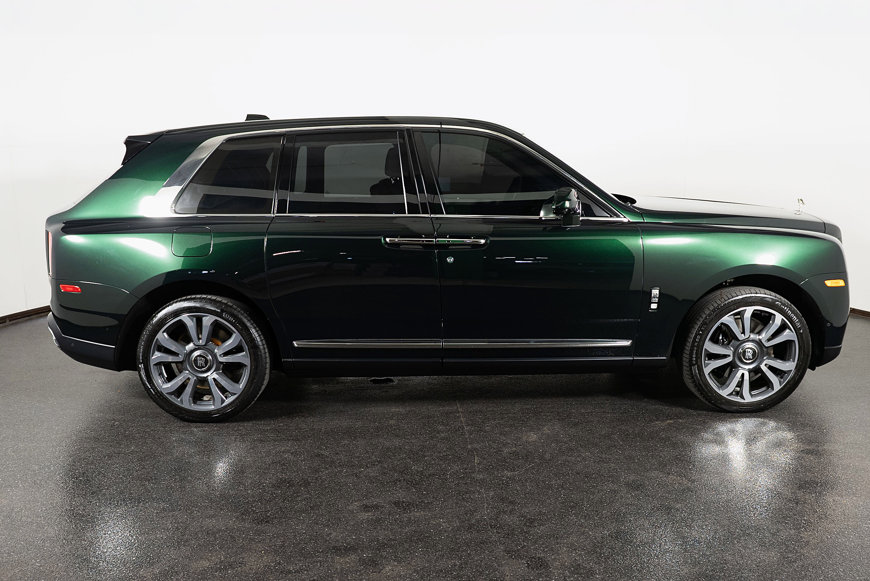 Used 2023 Rolls-Royce Cullinan w/ Cullinan Package AWD/4WD image 11